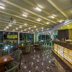 Hotel S White 3*