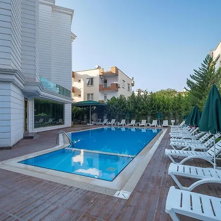 S White Hotel