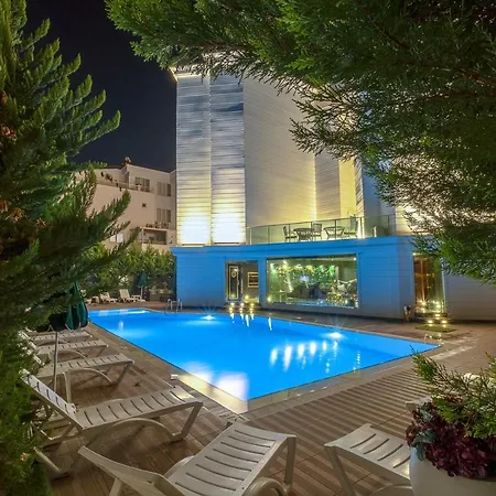 Hotel S White 3*