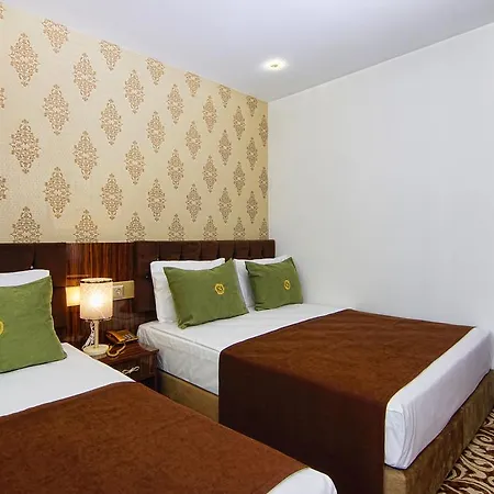 S White Hotel