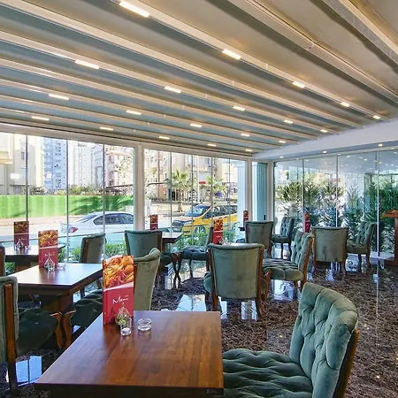 Hotel S White 3*