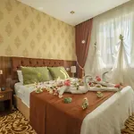 Hotel S White 3*