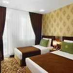 S White Hotel
