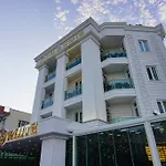 S White Hotel 3*