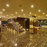 S White Otel 3*
