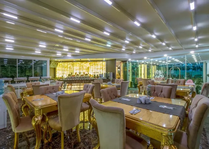 S White 안탈리아