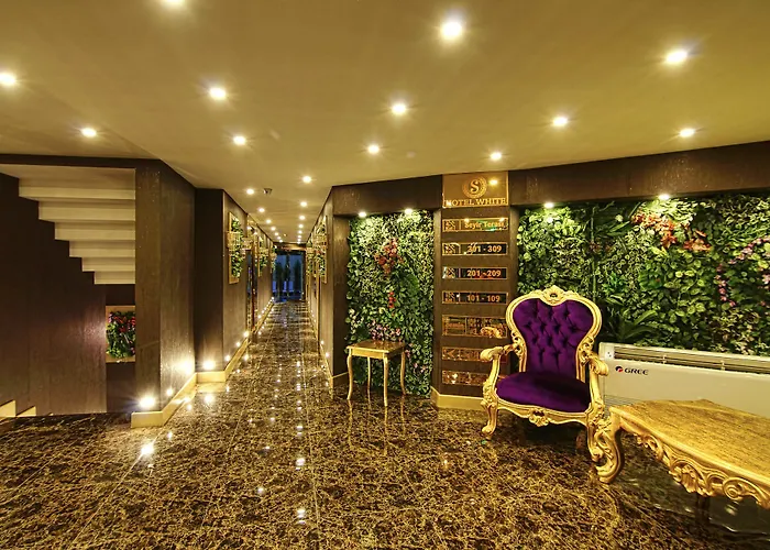 S White 안탈리아